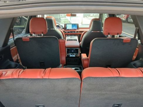 Used 2025 Lincoln Aviator Reserve w/ Equipment Group 201A AWD/4WD image 11