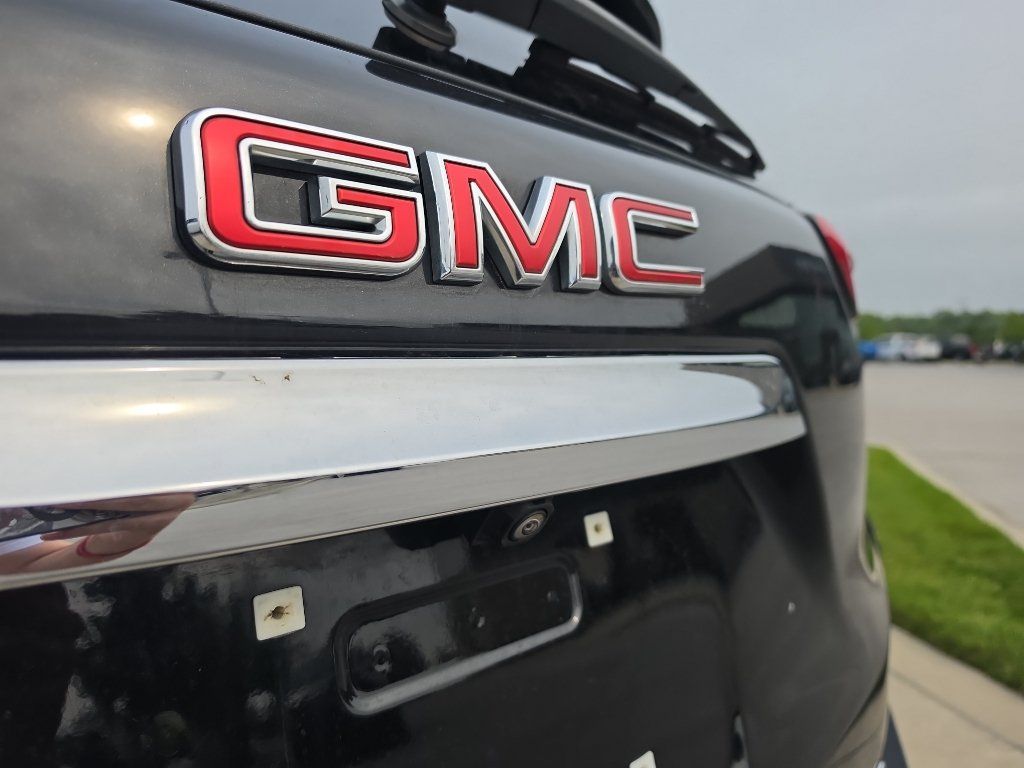 Used 2024 GMC Terrain SLT AWD/4WD image 15