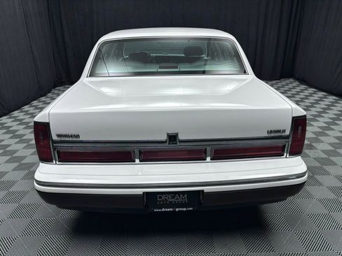 Used 1997 Lincoln Town Car Signature image 5