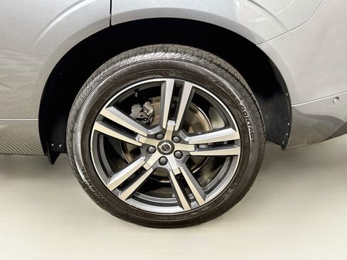Used 2018 Volvo XC60 T6 Momentum w/ Advanced Package AWD/4WD image 28