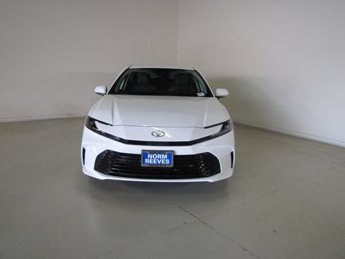 Used 2025 Toyota Camry LE w/ Convenience Package FWD image 2