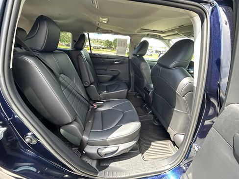 Used 2026 Toyota Highlander Limited AWD/4WD image 27