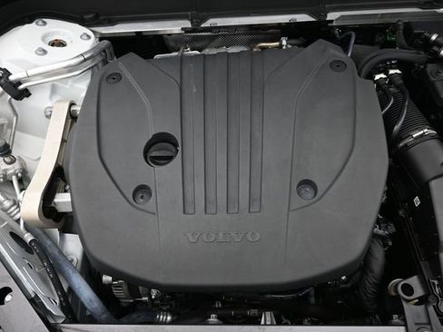 Used 2023 Volvo XC60 B5 Plus w/ Climate Package image 35