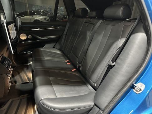 Used 2018 BMW X5 M AWD/4WD image 53