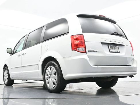 Used 2017 Dodge Grand Caravan SE FWD image 38