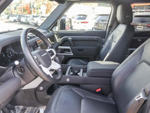 Used 2023 Land Rover Defender 130 SE image 20