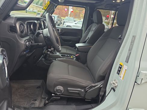 Used 2023 Jeep Wrangler Unlimited w/ Sun & Screen Package image 3