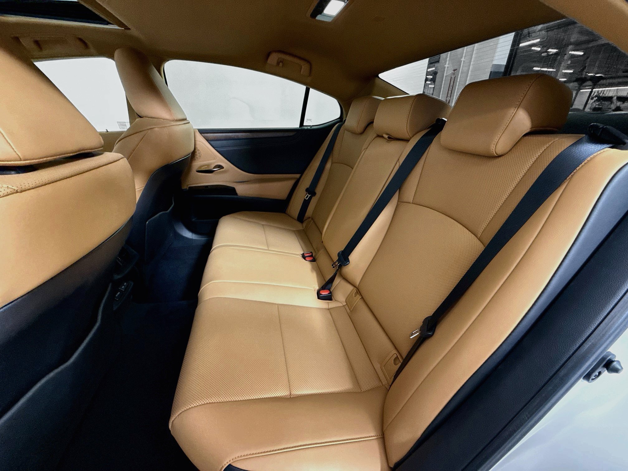 Certified 2025 Lexus ES 300h w/ Premium Package FWD image 22