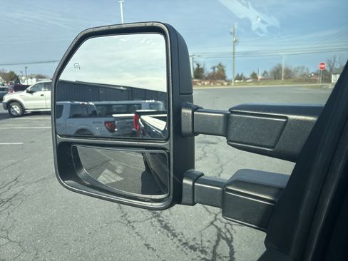 Used 2017 Ford F250 XLT w/ XLT Value Package image 28