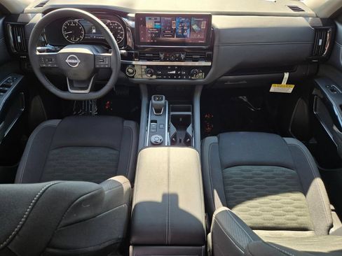 Certified 2026 Nissan Pathfinder SV AWD/4WD image 14