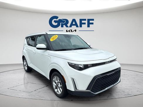 Used 2024 Kia Soul LX w/ Option Group 015 FWD image 11