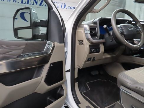 Used 2025 Ford F250 Platinum w/ Platinum Plus Package image 62