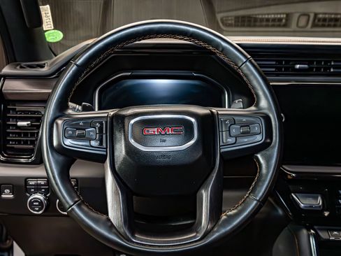 Used 2024 GMC Sierra 1500 AT4 w/ AT4 Preferred Package AWD/4WD image 18