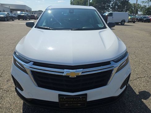 Used 2023 Chevrolet Equinox LS FWD image 9