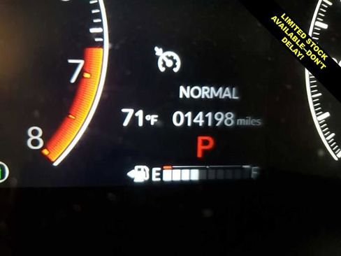Used 2025 Honda HR-V LX image 9