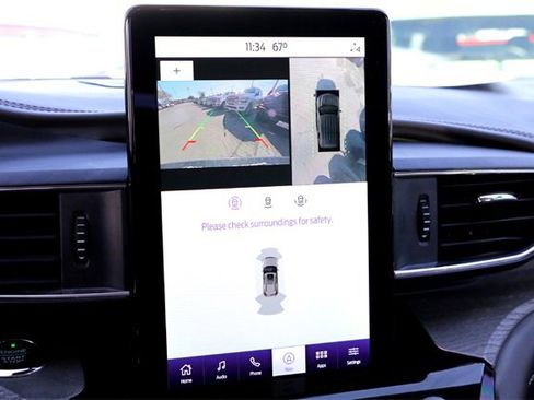 Used 2021 Ford Explorer Platinum w/ Premium Technology Package image 17