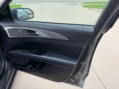 Used 2017 Lincoln MKZ Premiere FWD image 19