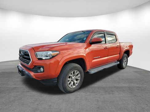 Used 2018 Toyota Tacoma SR5 image 3