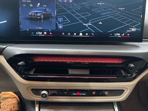 Used 2025 BMW i4 eDrive40 w/ Premium Package RWD image 18