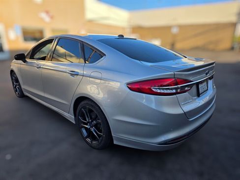 Used 2018 Ford Fusion SE w/ Equipment Group 201A image 7