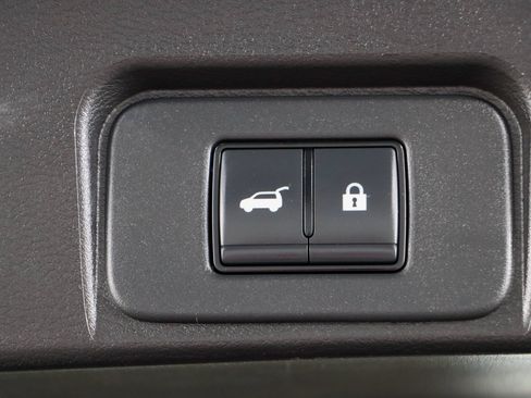 Used 2024 Nissan Rogue SV FWD image 29