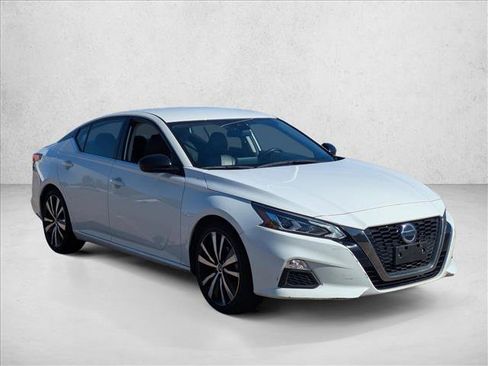Used 2021 Nissan Altima 2.5 SR image 3