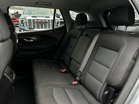 Used 2023 GMC Terrain SLE w/ Driver Convenience Package image 24