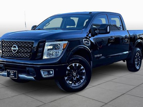 Used 2017 Nissan Titan PRO-4X w/ Pro-4x Convenience Package image 34