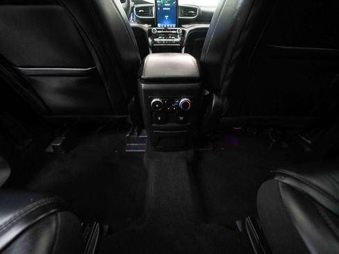 Used 2023 Ford Explorer Platinum w/ Technology Package AWD/4WD image 22