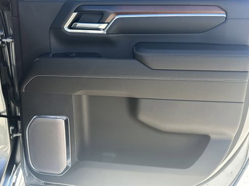 Used 2024 GMC Sierra 2500 Denali w/ Denali Reserve Package image 16