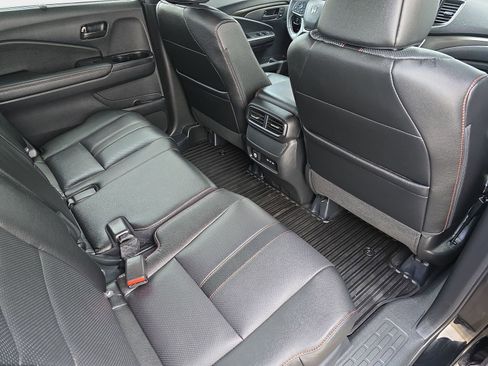 Used 2025 Honda Passport TrailSport image 13