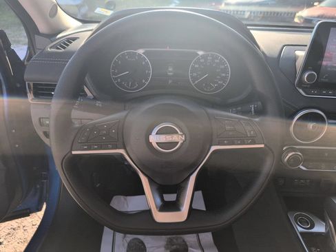 Used 2025 Nissan Sentra SV FWD image 22