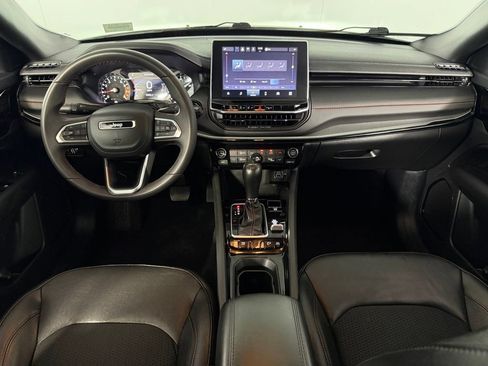 Certified 2025 Jeep Compass Trailhawk AWD/4WD image 12