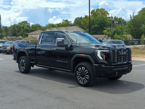 Used 2025 GMC Sierra 3500 Denali Ultimate AWD/4WD image 9