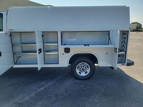 New 2025 GMC Savana 3500 w/ Power Convenience Package RWD image 14