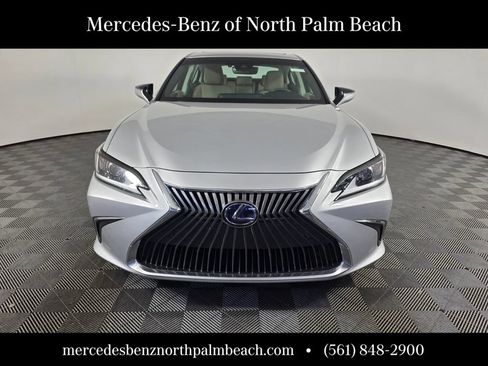 Used 2019 Lexus ES 300h w/ Premium Package FWD image 2