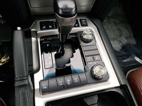 Used 2019 Toyota Land Cruiser w/ Carpet Mat Package image 24