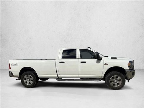 Used 2023 RAM 2500 Tradesman w/ Chrome Appearance Group AWD/4WD image 4