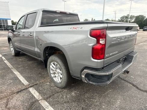 Used 2024 Chevrolet Silverado 1500 LT AWD/4WD image 4