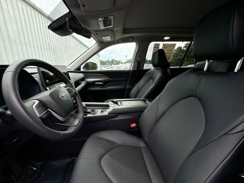 Used 2026 Toyota Grand Highlander AWD Hybrid image 13