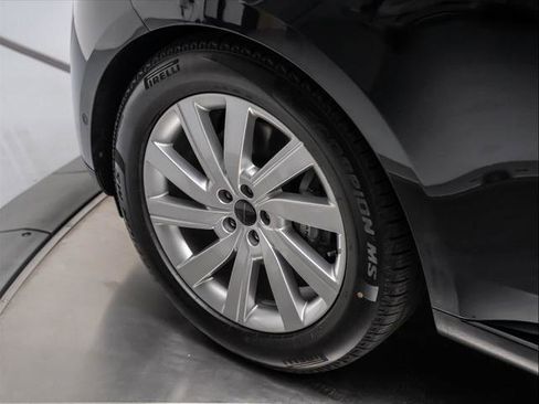 New 2026 Land Rover Range Rover SE image 12