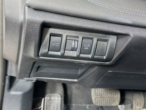 Used 2024 Subaru Outback Touring AWD/4WD image 11