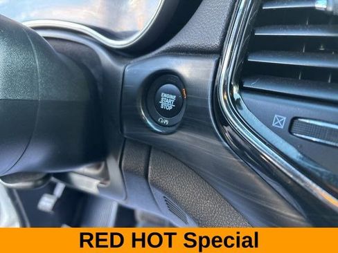 Used 2020 Jeep Grand Cherokee Laredo w/ 18" Wheel & 8.4" Radio Group image 20