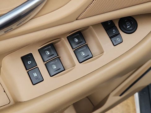 Certified 2018 Cadillac Escalade Platinum AWD/4WD image 24