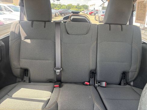 Used 2025 Jeep Wrangler Unlimited Sahara AWD/4WD image 38