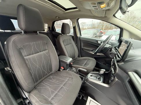 Used 2018 Ford EcoSport SE w/ SE Convenience Package image 48