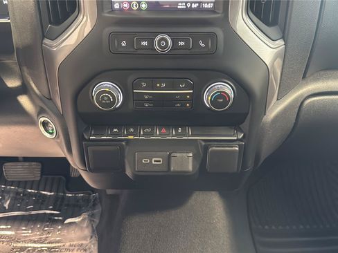 Used 2022 Chevrolet Silverado 1500 Custom AWD/4WD image 23