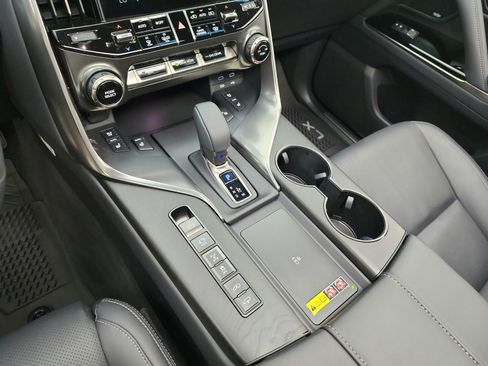 Used 2026 Lexus LX 700h Luxury w/ Appearance Package AWD/4WD image 13