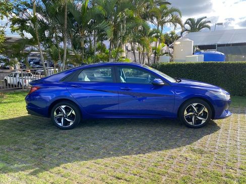 Used 2023 Hyundai Elantra SEL w/ Convenience Package image 8