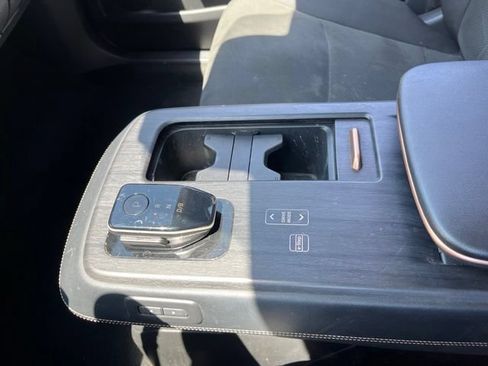 Used 2024 Nissan Ariya FWD image 26